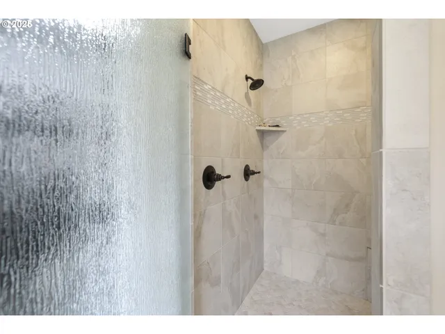 $1,825,000 | 8811 Northeast 212th Avenue, Vancouver, WA 98682