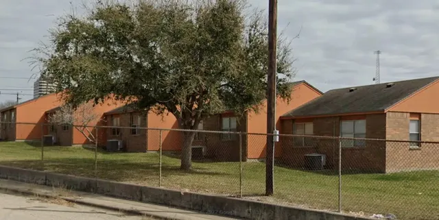 $790 | 901 North Alameda Street, Corpus Christi, TX 78401