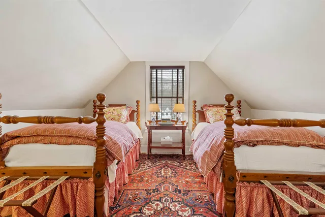 $3,500,000 | 18 The Green, Woodstock, VT 05091