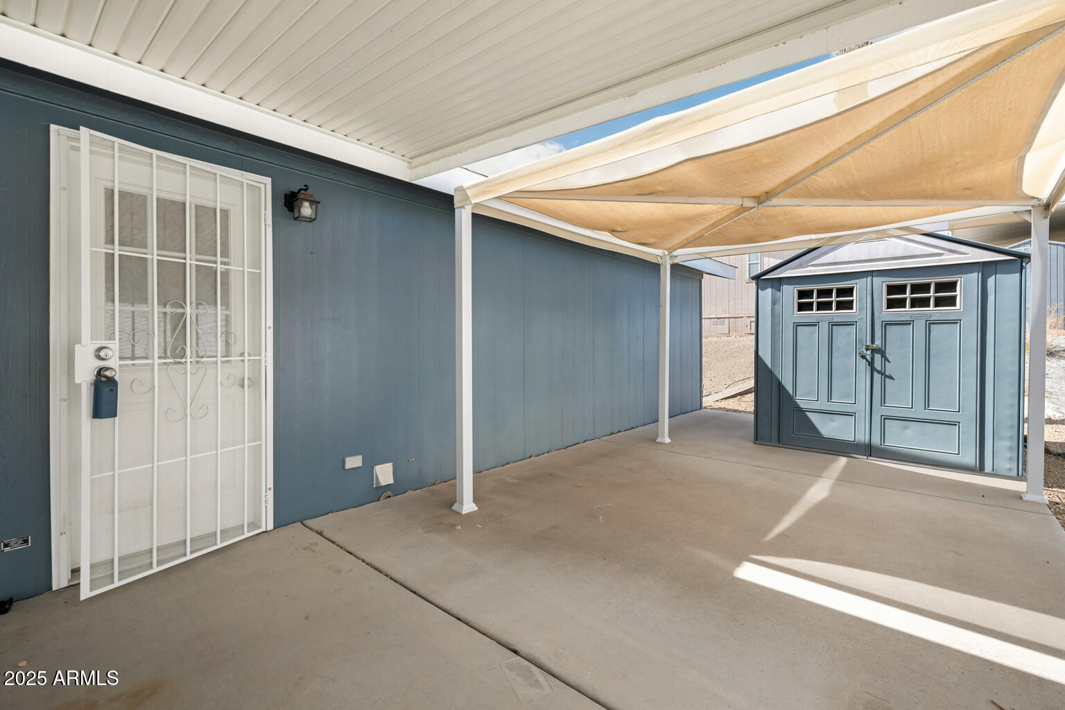 1706 East John Cabot Road Phoenix, AZ 85022 - Photo 20 of 26 a view of backyard with garage