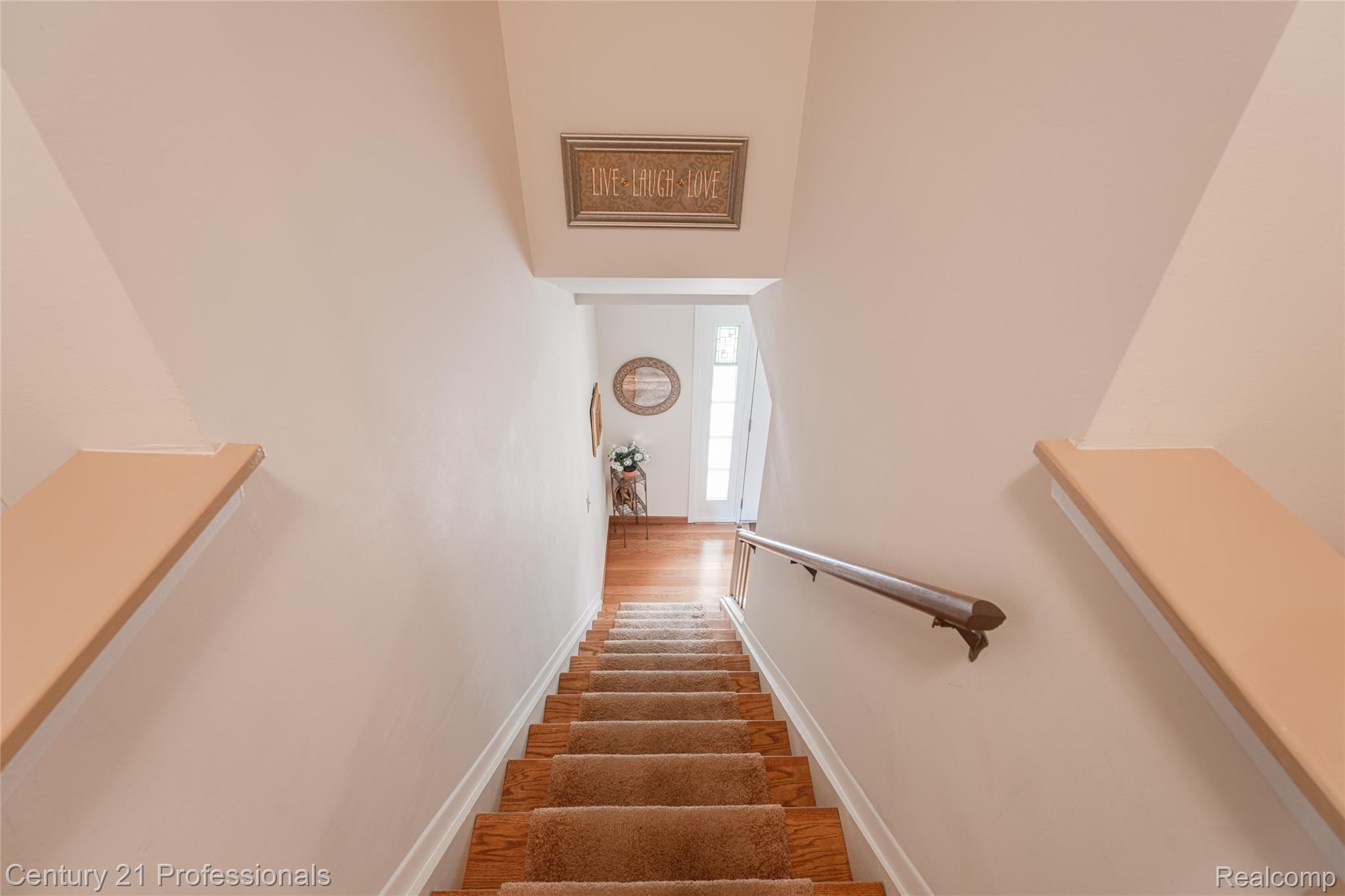 1354 North Fairview Lane Rochester, MI 48306 - Photo 24 of 70 24_Stairs.jpg