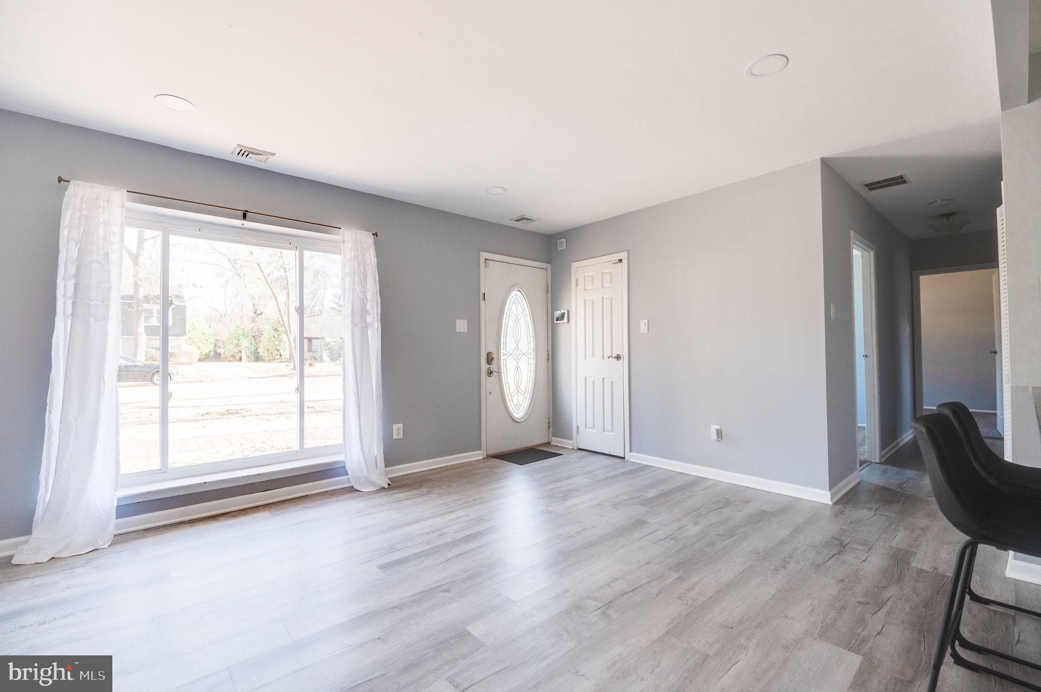 23 Henry Street Riverside, NJ 08075 - Photo 4 of 29