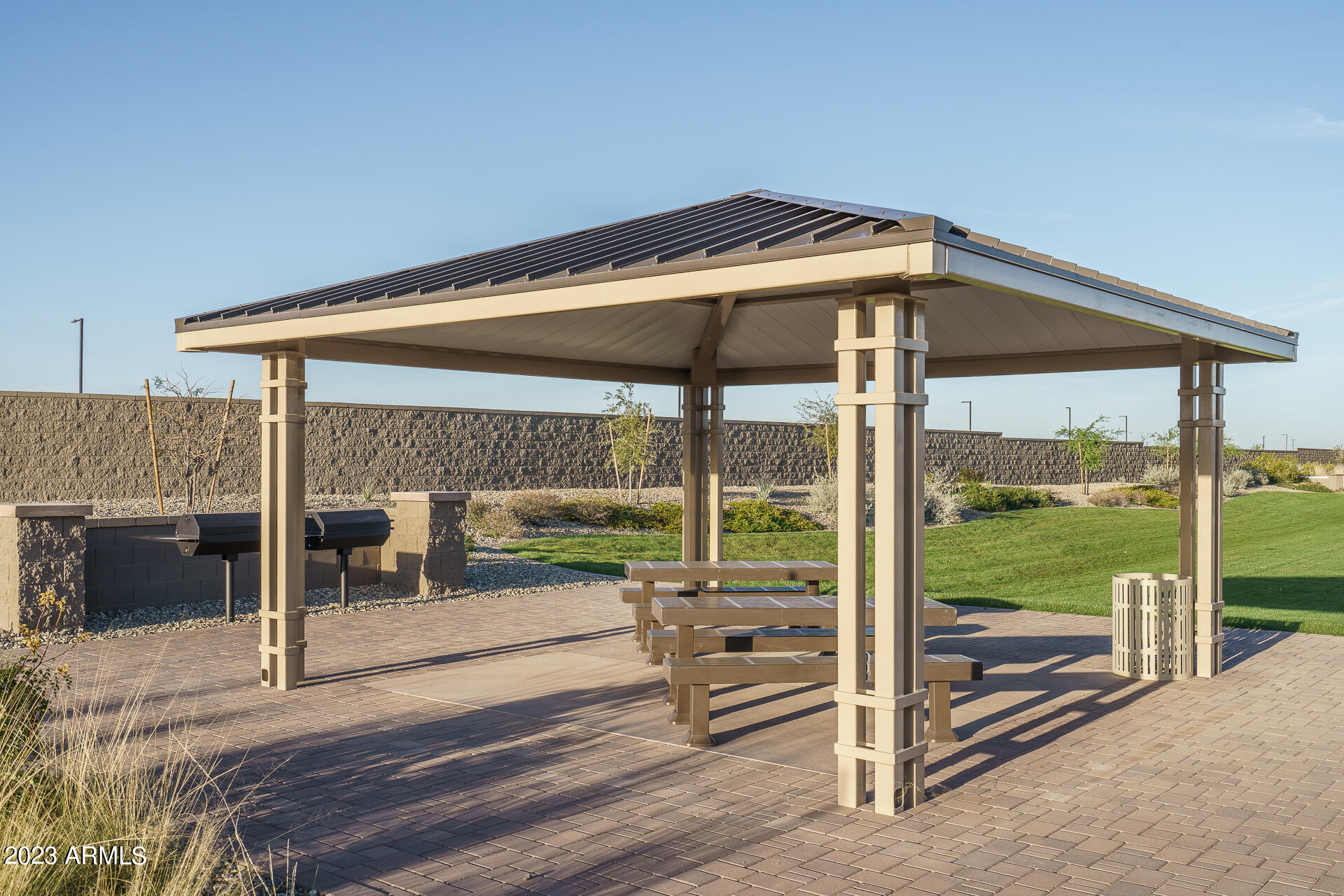16068 West Questa Drive Surprise, AZ 85387 - Photo 46 of 55 21)