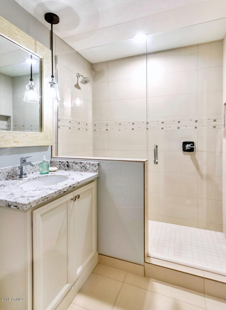 128 West Southern Hills Road Phoenix, AZ 85023 - Photo 20 of 33 Bathroom 3