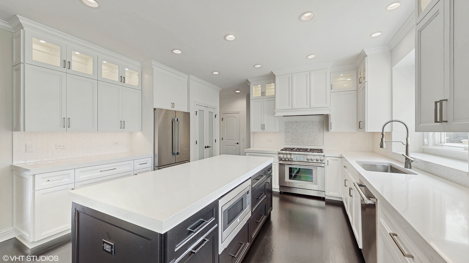 392 Spruce Road Wood Dale, IL 60191 - Photo 11 of 52 Gallery Image 11