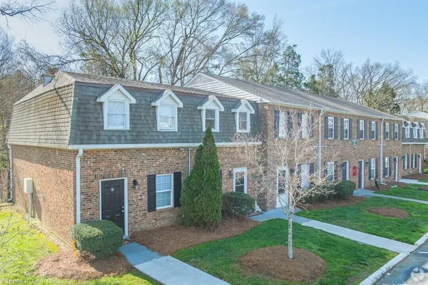 $1,295 | 115 Ivey Road, Unit 115H, Graham, NC 27253