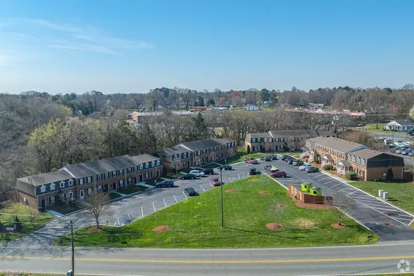 $1,295 | 115 Ivey Road, Unit 115H, Graham, NC 27253
