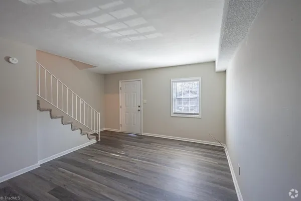 $1,295 | 115 Ivey Road, Unit 115H, Graham, NC 27253