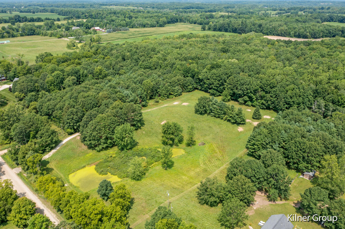 13923 5 Mile Road Northeast Belding, MI 48809 - Photo 5 of 18 IMG_1000