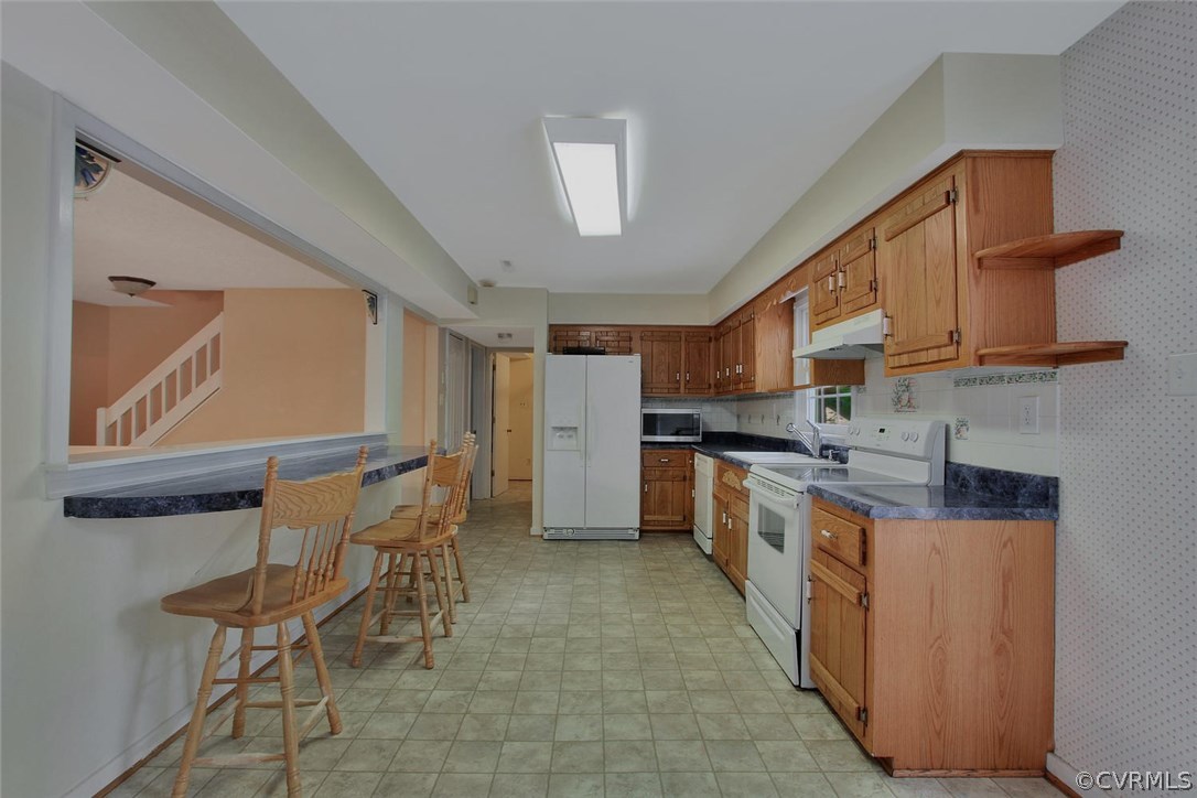 2785 Judes Ferry Road Powhatan, VA 23139 - Photo 13 of 39 Kitchen with Breakfast Bar