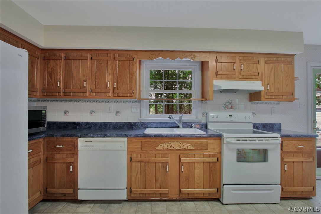 2785 Judes Ferry Road Powhatan, VA 23139 - Photo 14 of 39 The Kitchen