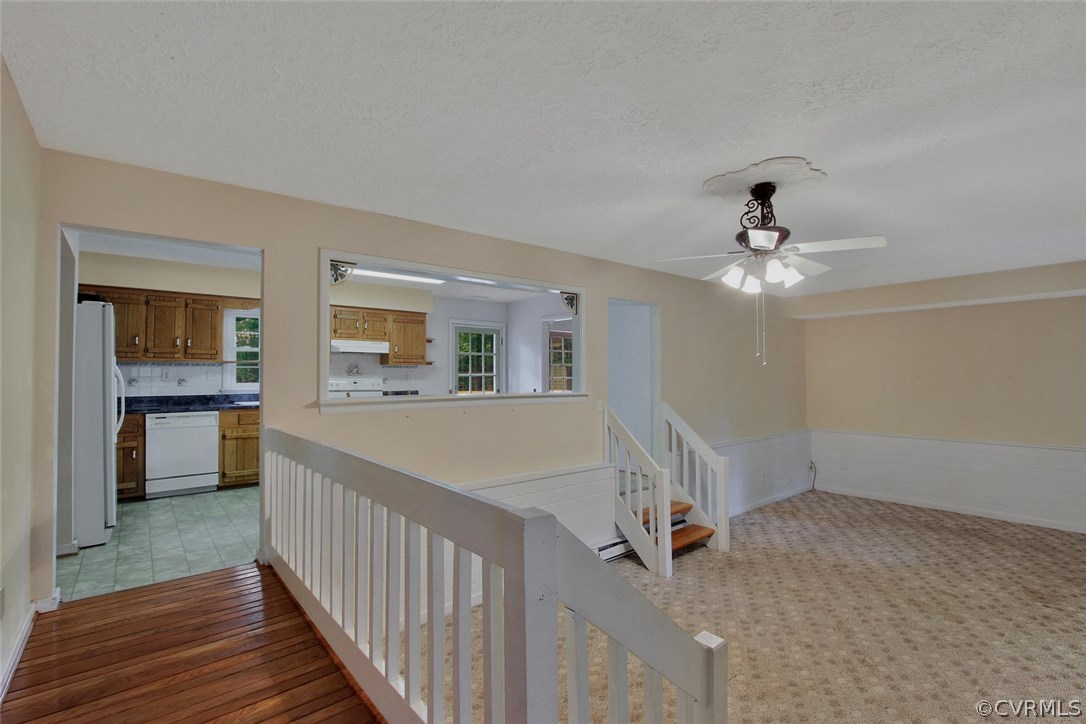 2785 Judes Ferry Road Powhatan, VA 23139 - Photo 7 of 39 Foyer looking into the Great Room & Kitchen