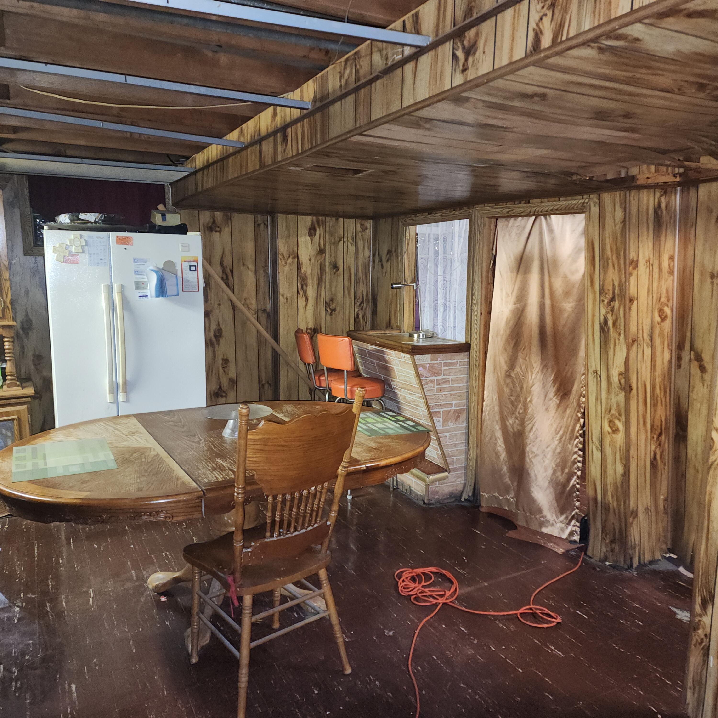 576 Dallas Street Gary, IN 46406 - Photo 9 of 15 2999x2999