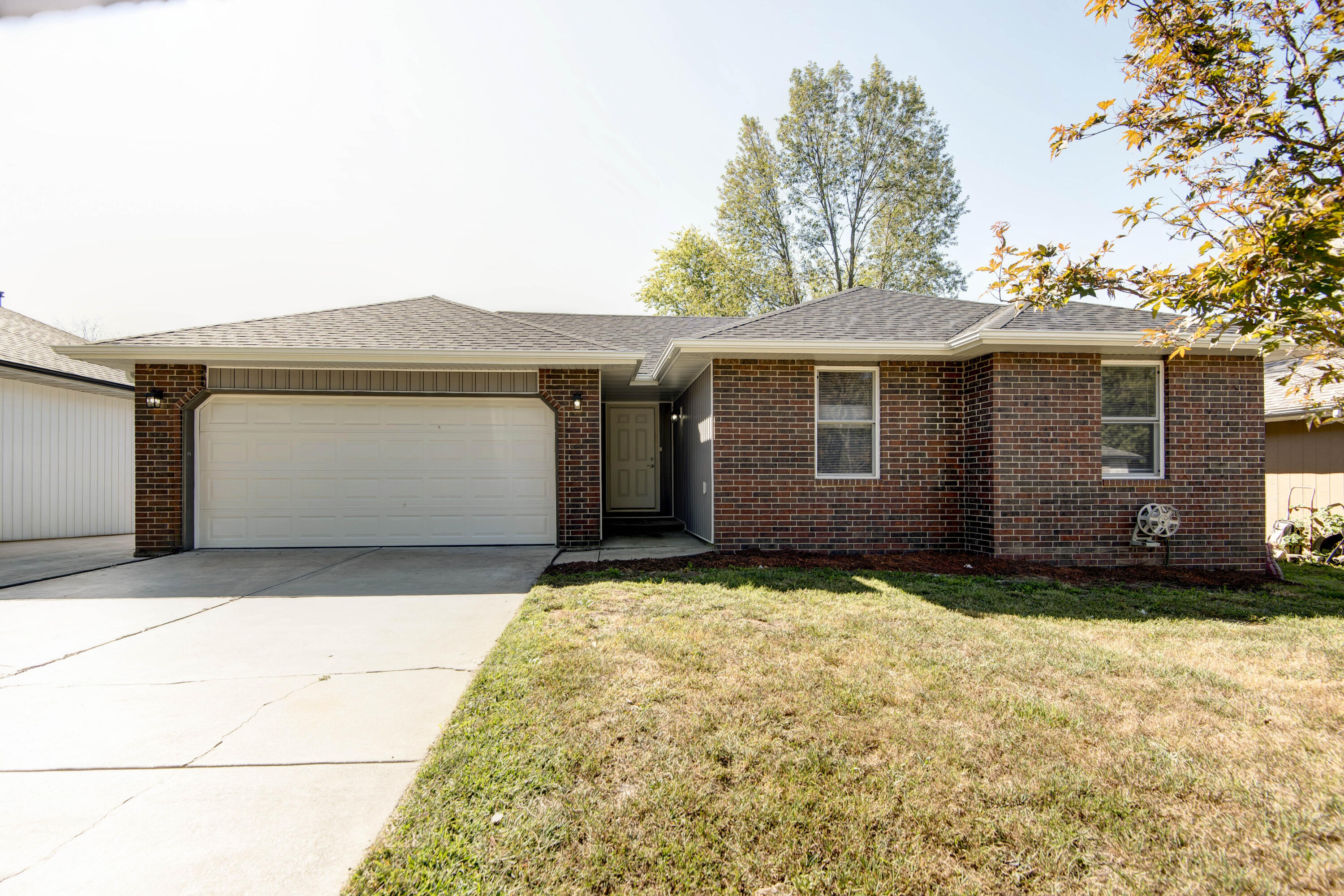 3202 West Calhoun Street Springfield, MO 65802 - Photo 2 of 25 Calhoun (1)