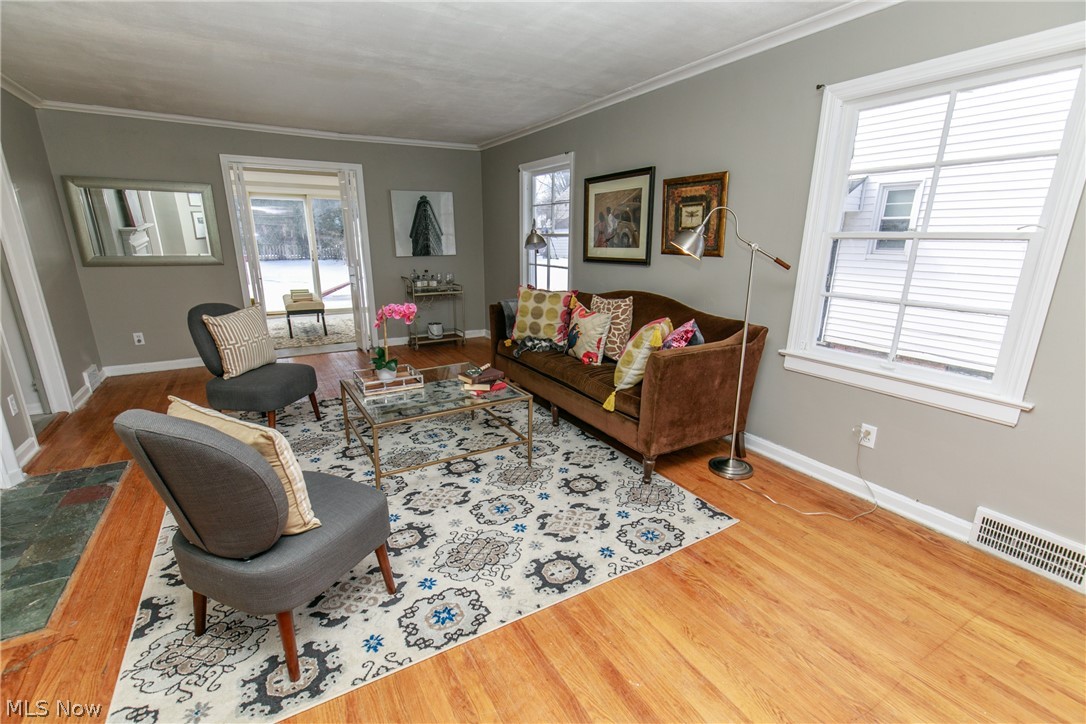 16208 Glynn Road Cleveland, OH 44112 - Photo 4 of 22