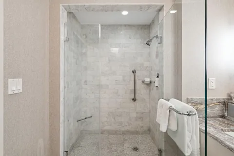 $439,000 | 551 North Fort Lauderdale Beach Boulevard, Unit H906, Fort Lauderdale, FL 33304