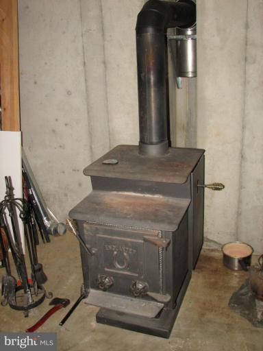 218 Long View Road Linden, VA 22642 - Photo 7 of 16 a close view of appliances