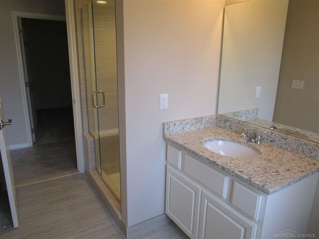 47396 Mariners New Baltimore, MI 48051 - Photo 15 of 17