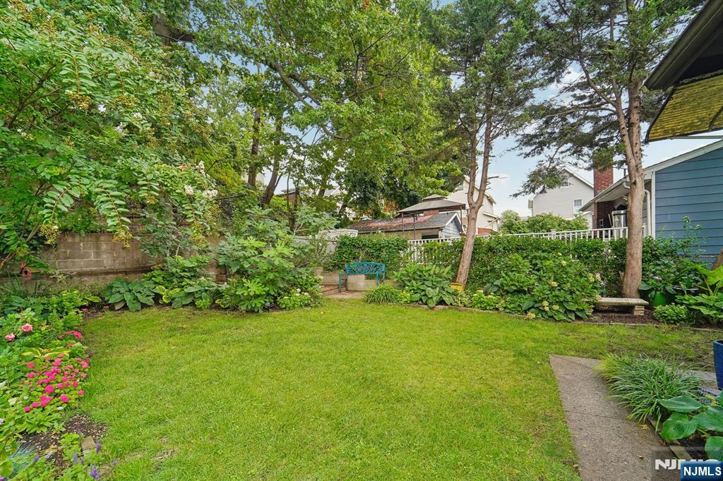 171 Van Winkle Street East Rutherford, NJ 07073 - Photo 18 of 25 Gallery Image 18