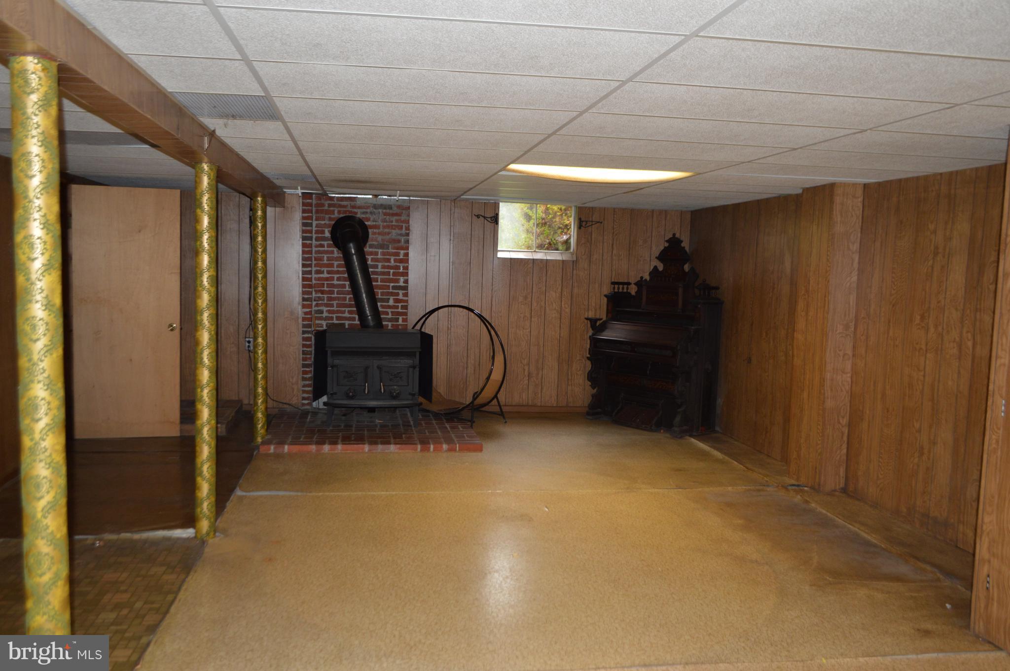 57 Porter Road North East, MD 21901 - Photo 14 of 27 Family Room, 30 x 18, with built-in storage