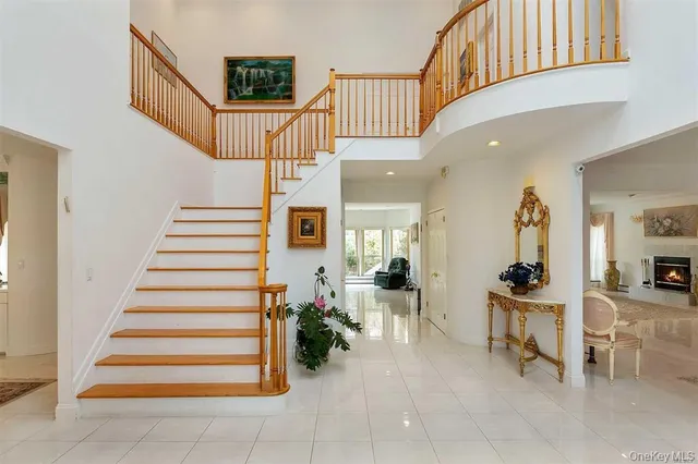 a view of entryway and hall
