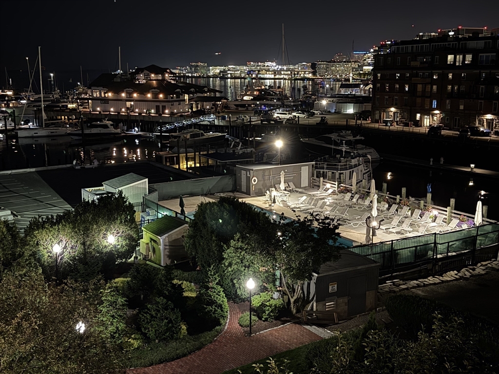 436 Lewis Wharf, Unit 436 Boston, MA 02110 - Photo 35 of 40 a view of a yard of a house