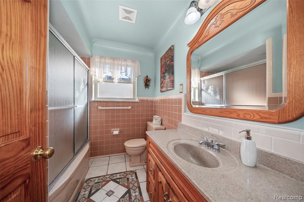 7214 Cardinal Road Algonac, MI 48001 - Photo 15 of 50