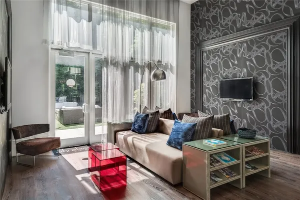 $2,715 | 206 McGowen Street, Unit 3207, Houston, TX 77006