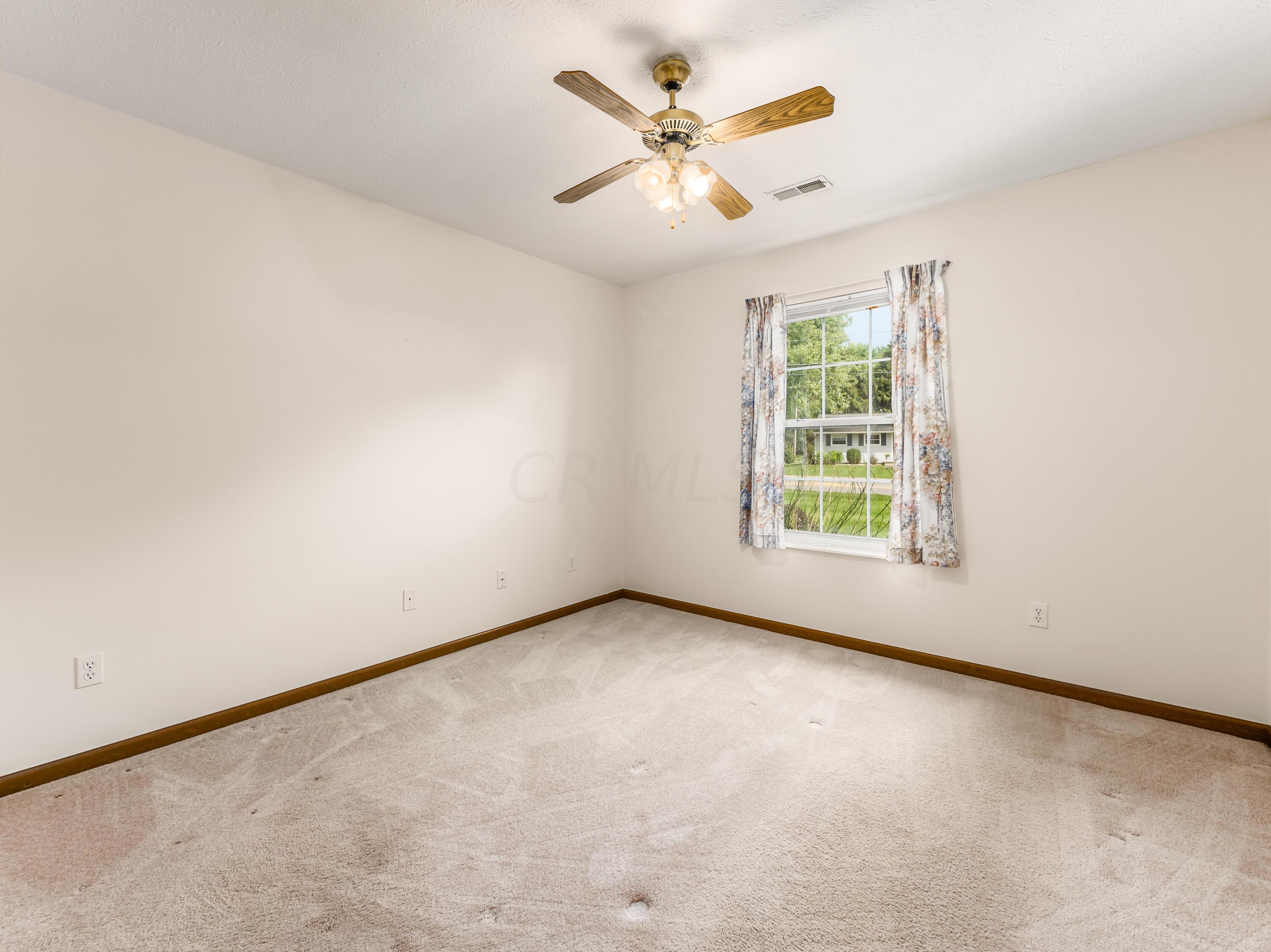 295 Goose Pond Road, Unit D Newark, OH 43055 - Photo 23 of 33 C_-_295_Goose_Pond_Unit_D058