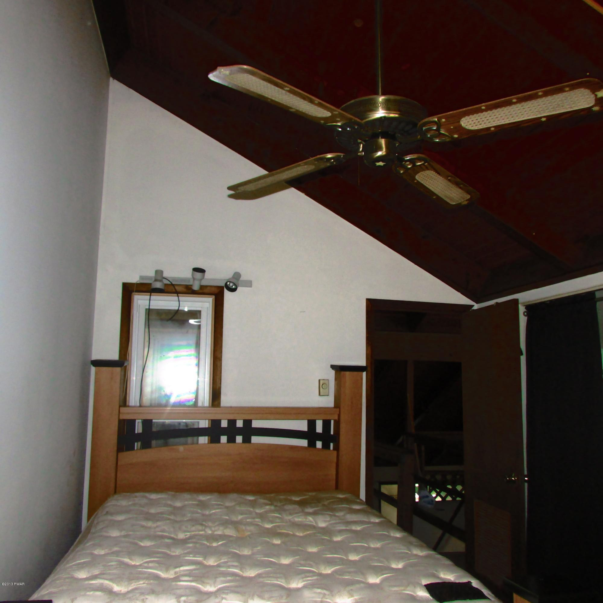 2246-10 Cramer Road Bushkill, PA 18324 - Photo 9 of 17 Gallery Image 9