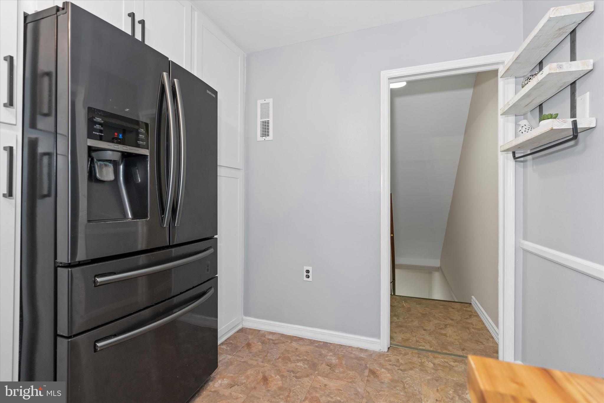 2204 Thomas Road Wilmington, DE 19803 - Photo 11 of 42 New Appliances & Pantry