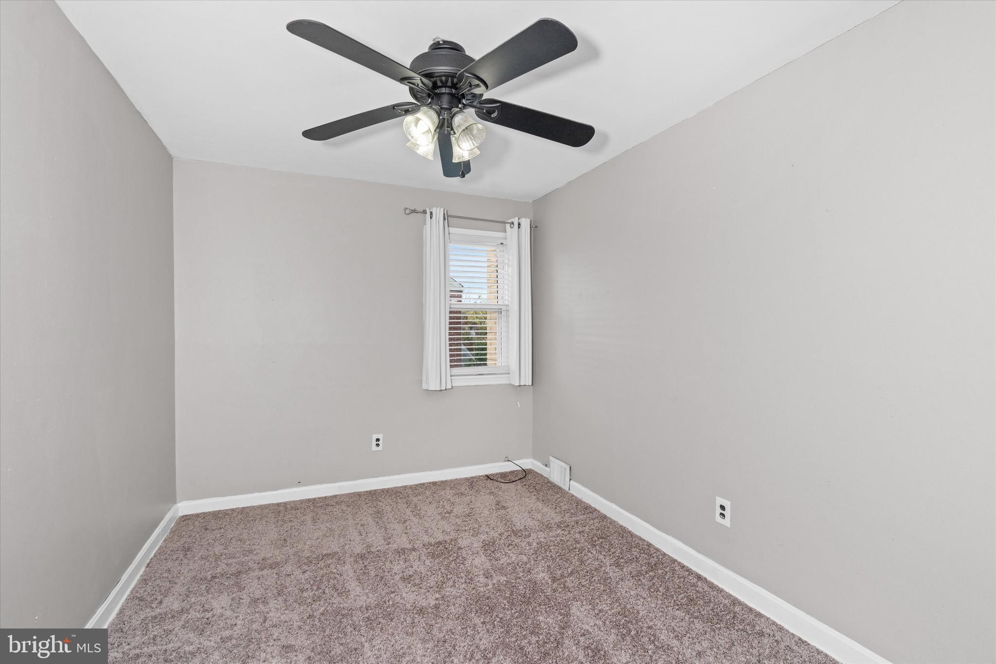 2204 Thomas Road Wilmington, DE 19803 - Photo 22 of 42 2nd Fl. Bedroom #1