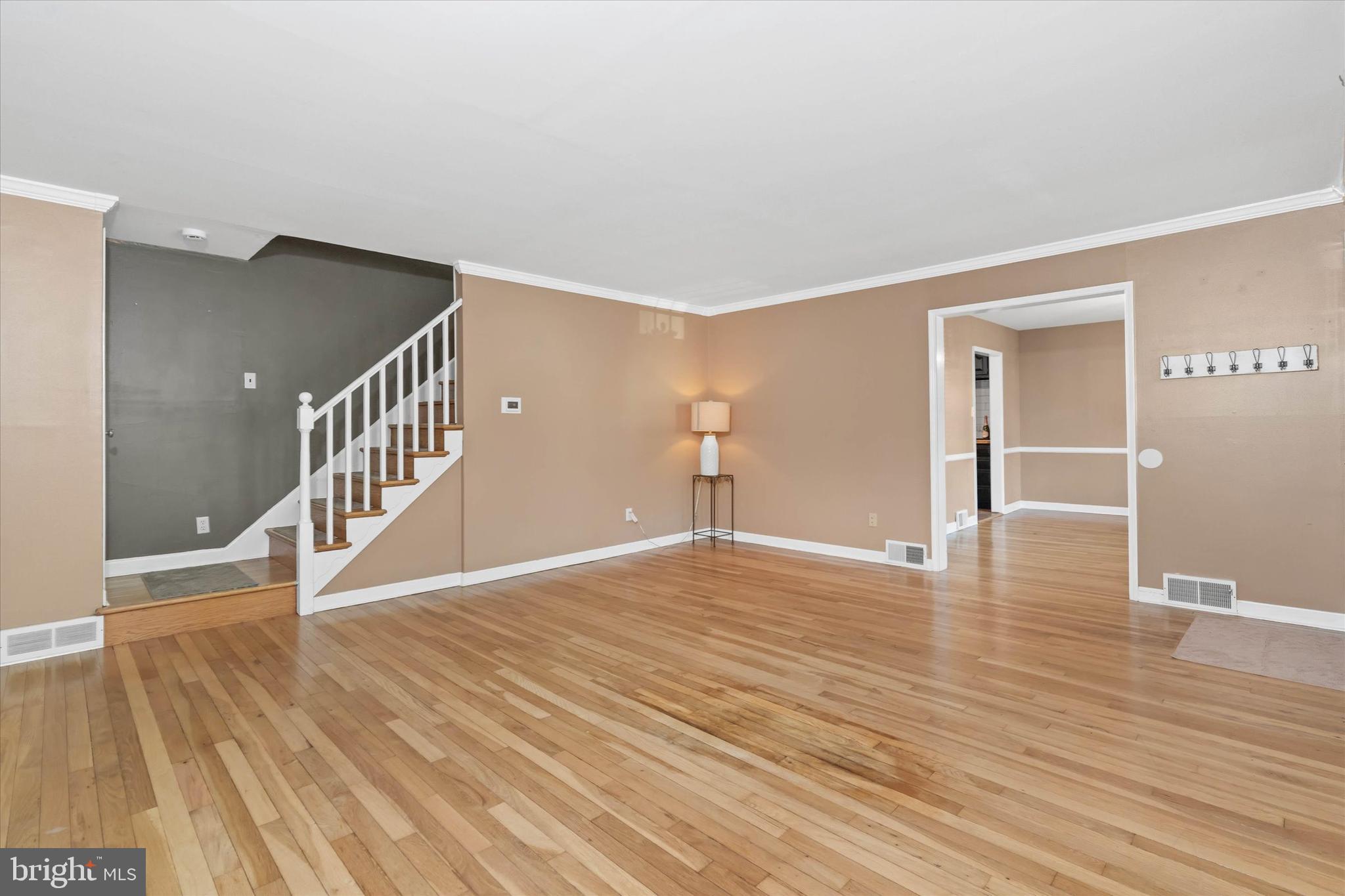 2204 Thomas Road Wilmington, DE 19803 - Photo 4 of 42 Spacious Living Room
