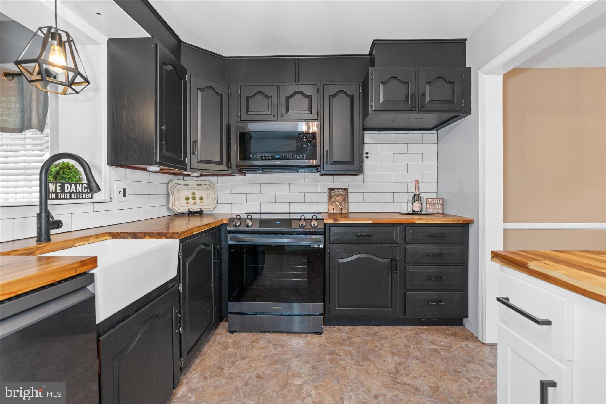2204 Thomas Road Wilmington, DE 19803 - Photo 9 of 42 Updated Kitchen