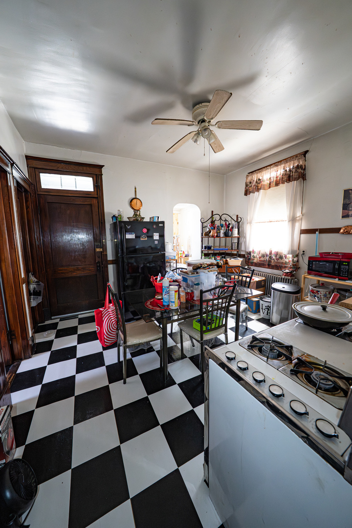 1825 South Troy Street Chicago, IL 60623 - Photo 18 of 27