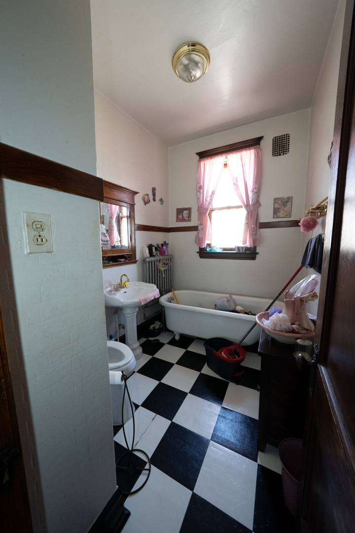 1825 South Troy Street Chicago, IL 60623 - Photo 20 of 27