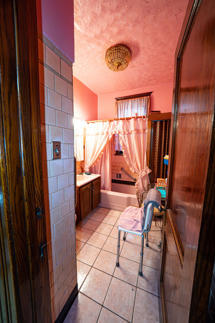 1825 South Troy Street Chicago, IL 60623 - Photo 8 of 27
