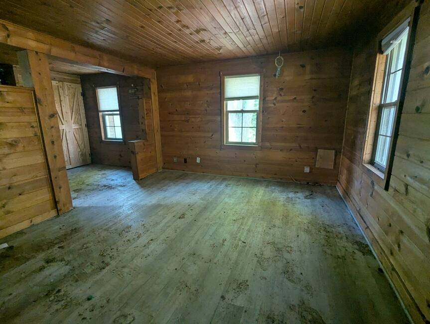 8836 Williams Road Dewitt, MI 48820 - Photo 2 of 6 Livingroom