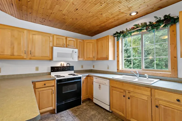 $439,900 | 31085 4 Seasons Place, Pequot Lakes, MN 56472