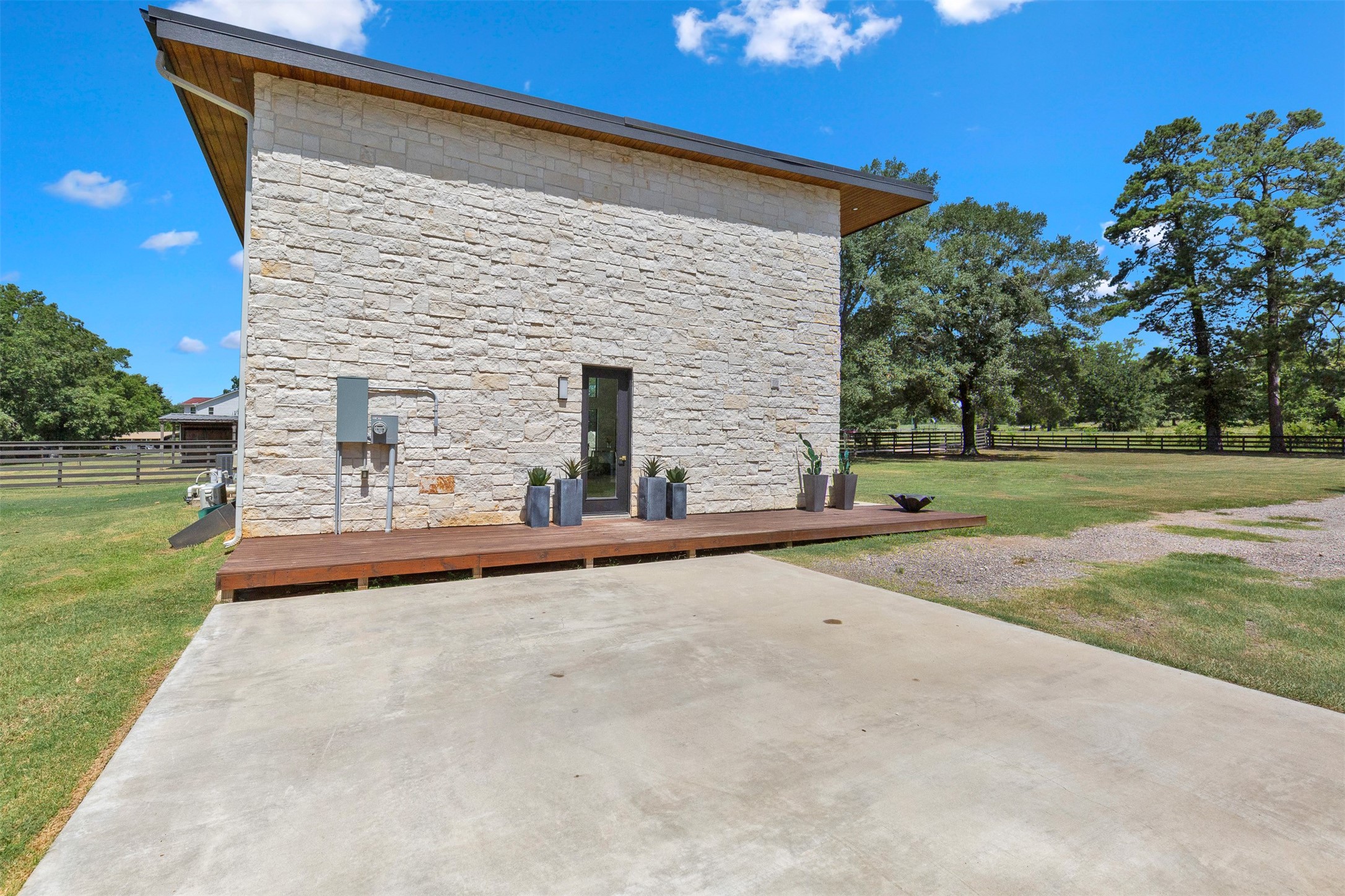 10429 Longstreet Road Willis, TX 77318 - Photo 34 of 38 Gallery Image 34