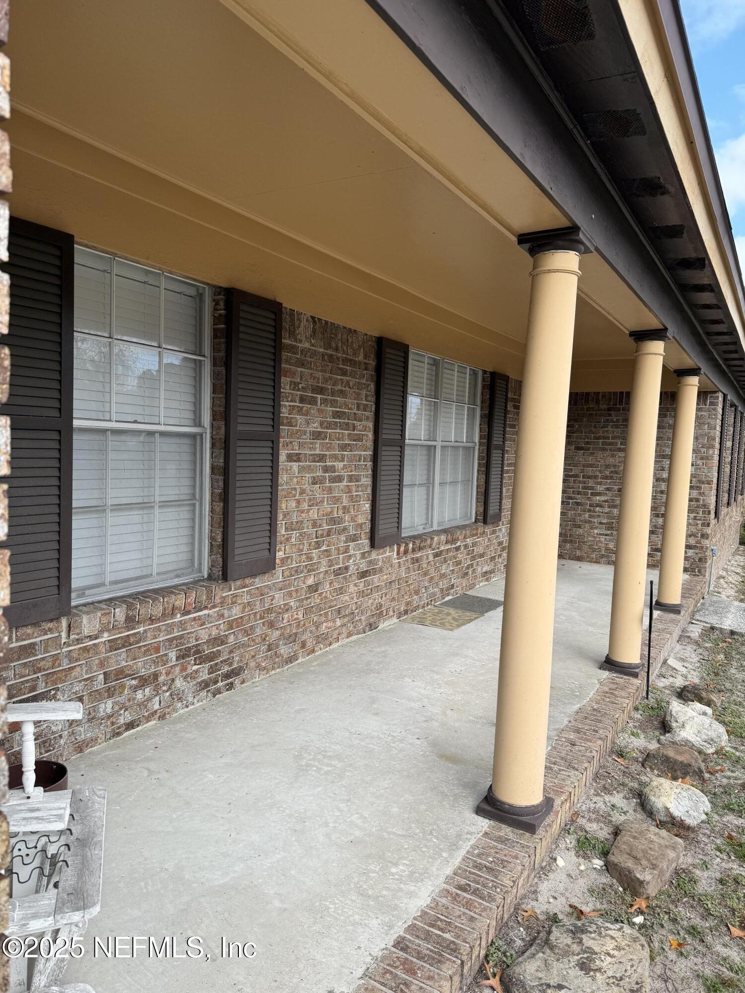 3976 Raintree Road Jacksonville, FL 32277 - Photo 2 of 13 FRONT PORCH