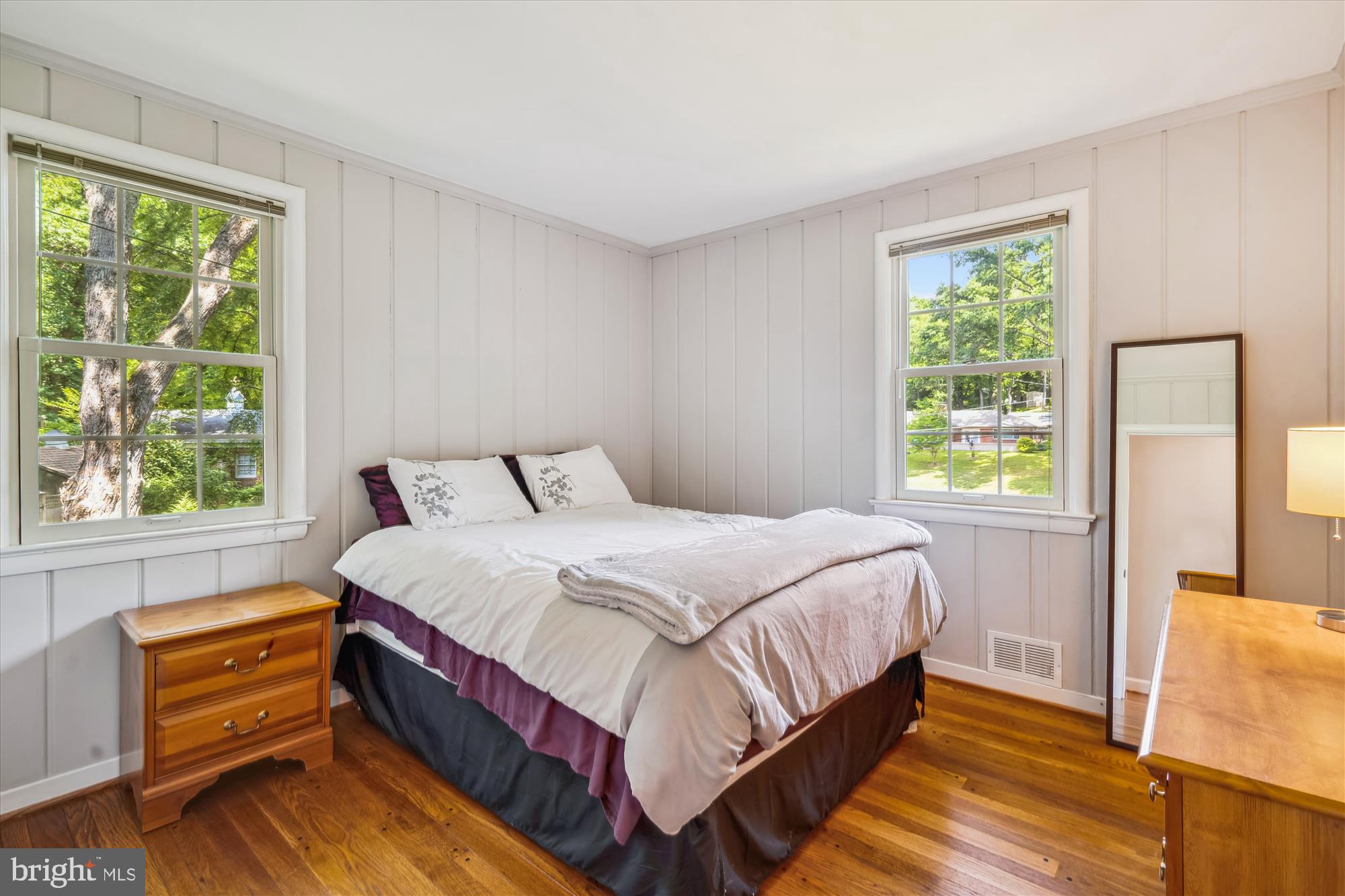 501 Apple Grove Road Silver Spring, MD 20904 - Photo 19 of 50 Light and bright bedroom 2