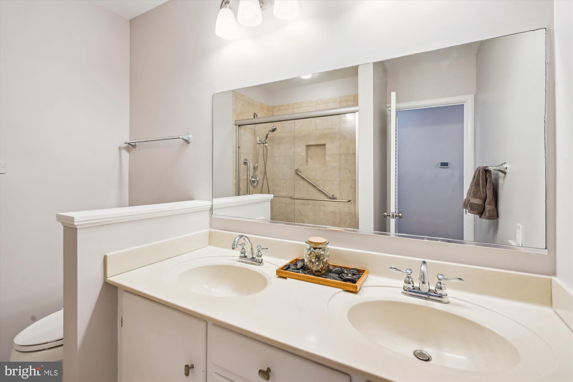 501 Apple Grove Road Silver Spring, MD 20904 - Photo 23 of 50 Hall bath with dual sinks and shower