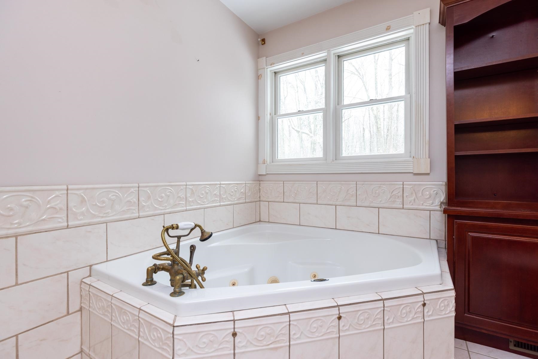 228 Long Hill Road Dover, NH 03820 - Photo 23 of 40