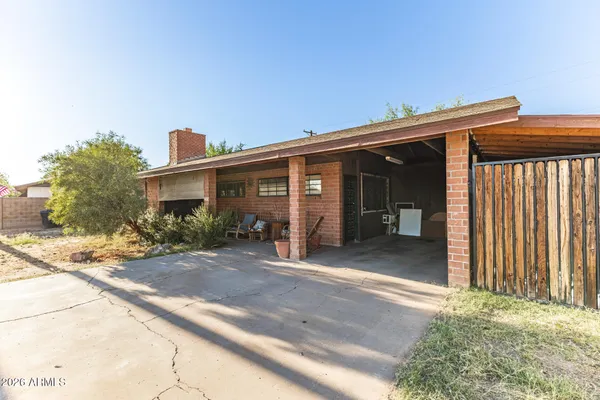 a house view with a outdoor space