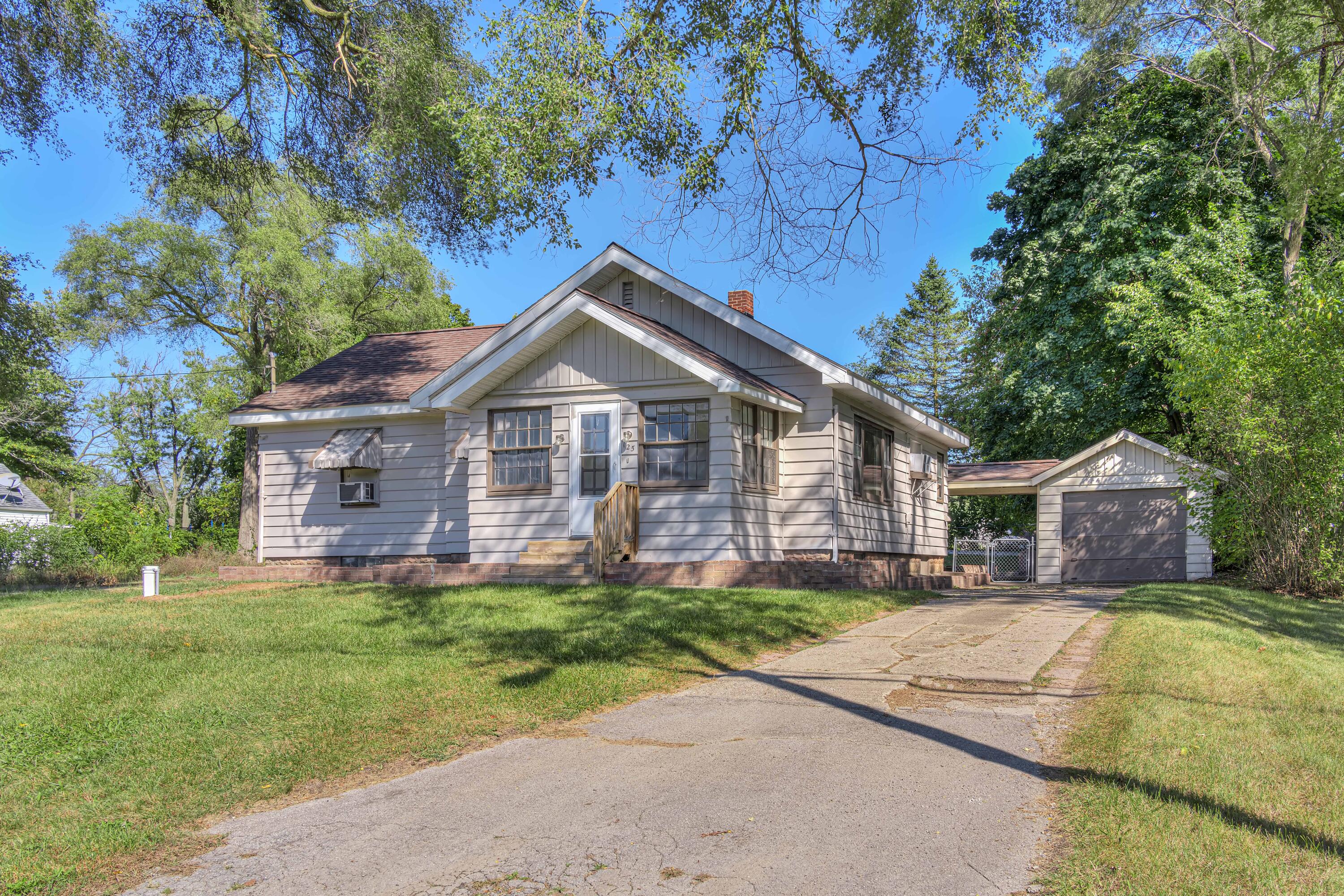 125 Ridgeway St 01
