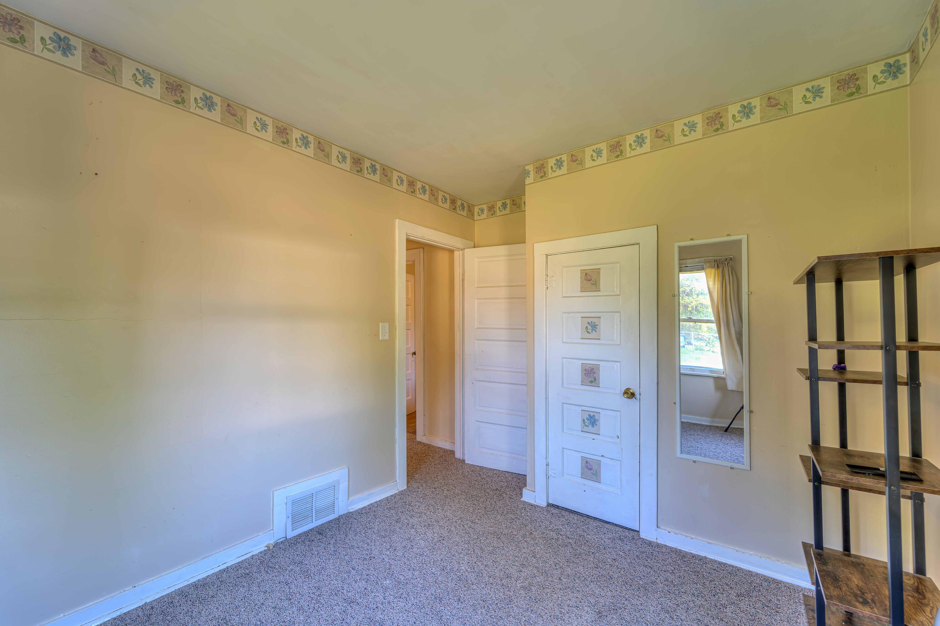 125 Ridgeway Street Jackson, MI 49201 - Photo 16 of 22 125 Ridgeway St 22