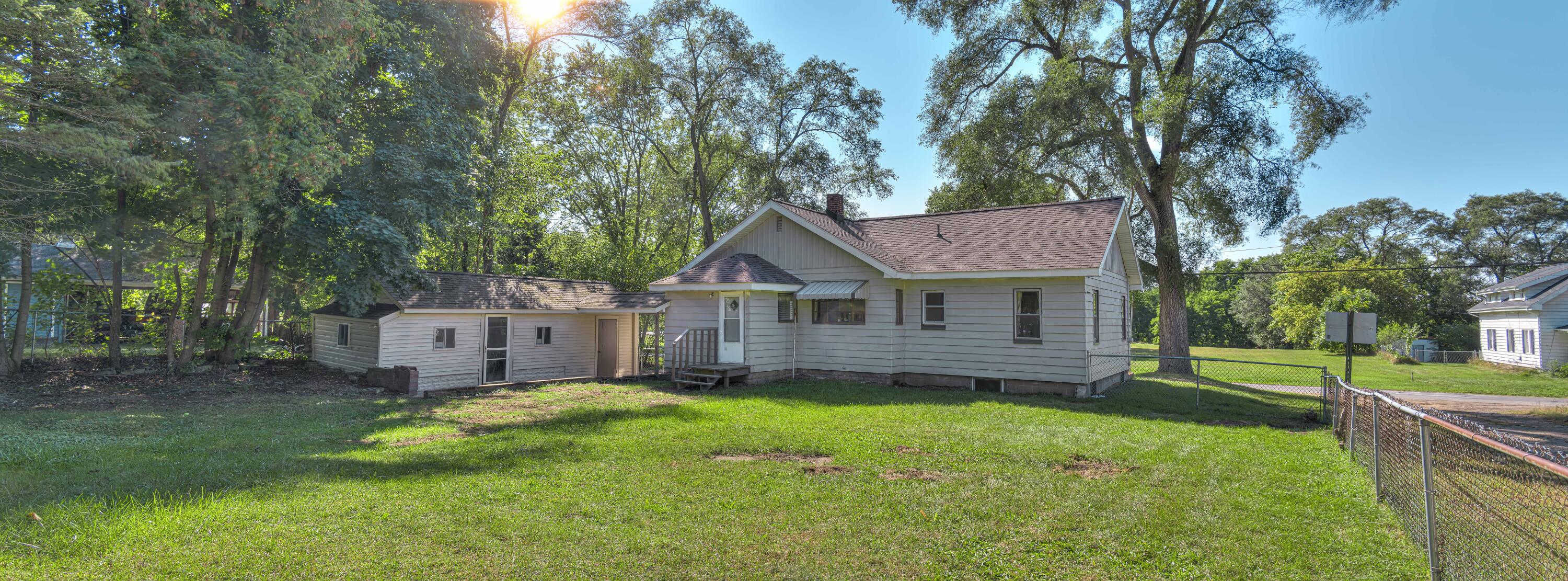 125 Ridgeway Street Jackson, MI 49201 - Photo 2 of 22 125 Ridgeway St 06