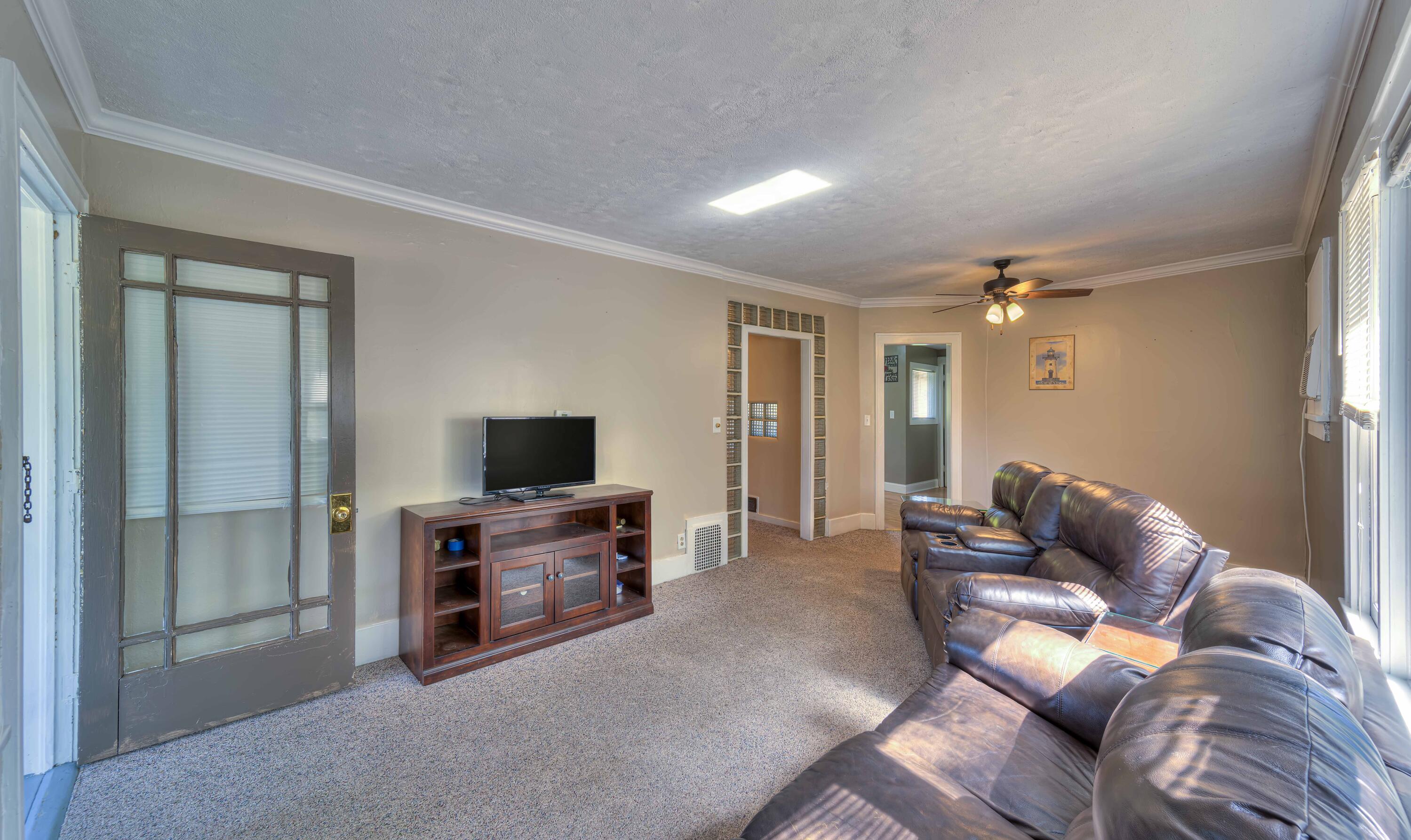 125 Ridgeway Street Jackson, MI 49201 - Photo 6 of 22 125 Ridgeway St 10