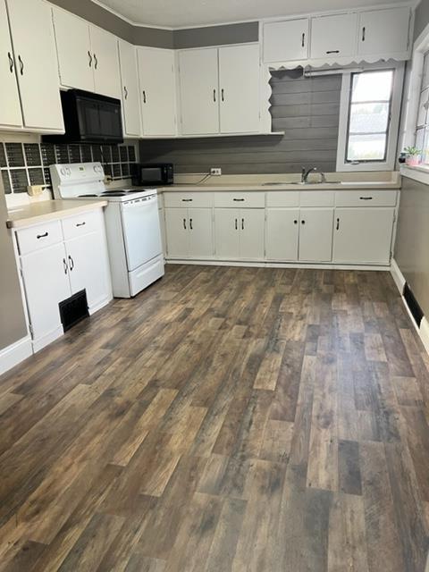 125 Ridgeway Street Jackson, MI 49201 - Photo 8 of 22 Kit-2